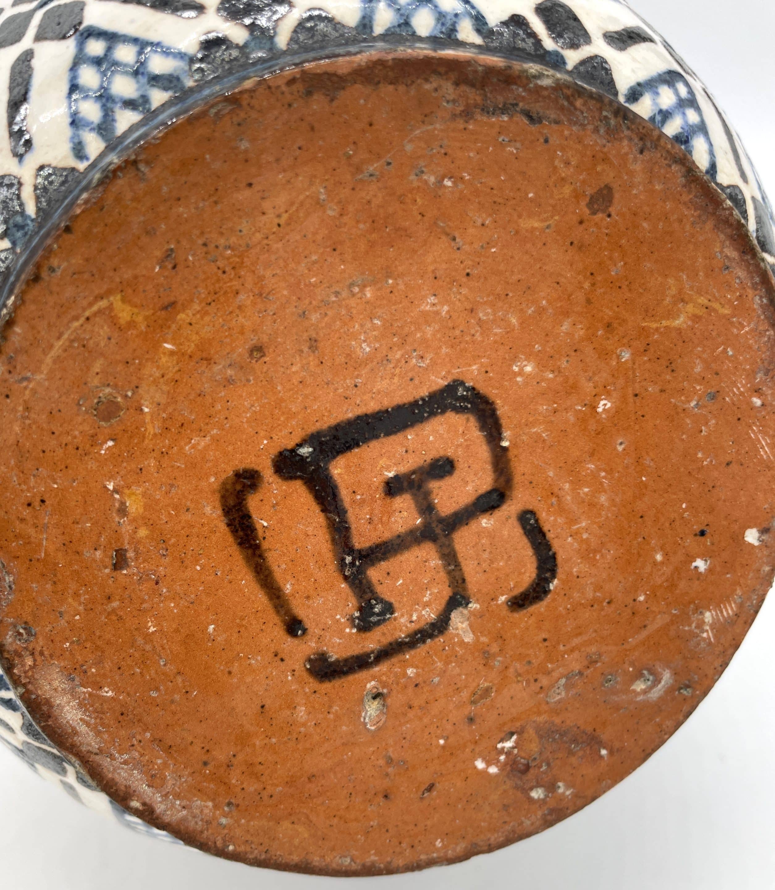 Signature au monogramme PJ